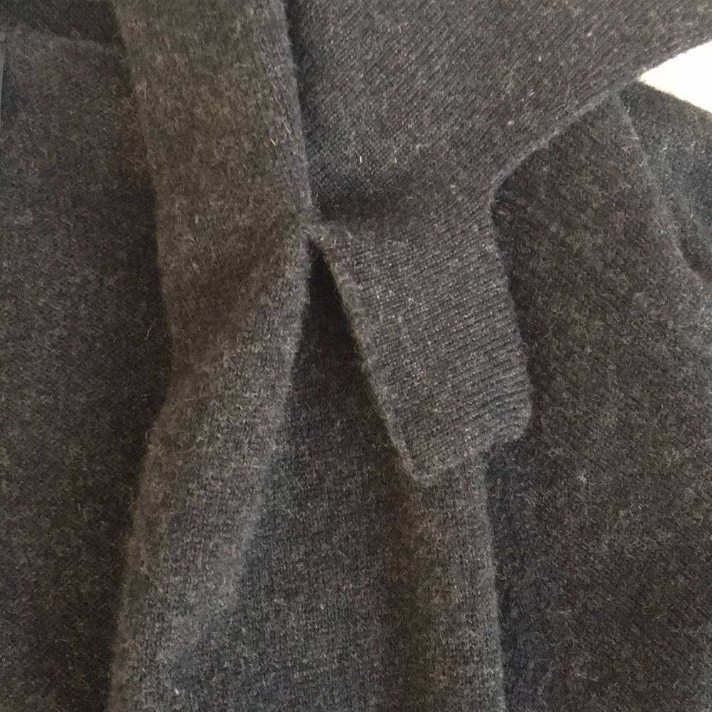 Sweater - Picture 5 of 6